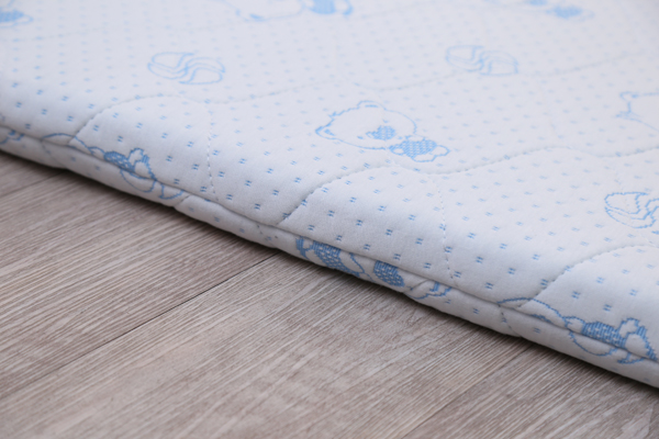 芬可嬰童床墊 小熊圖案 邊縫細節
