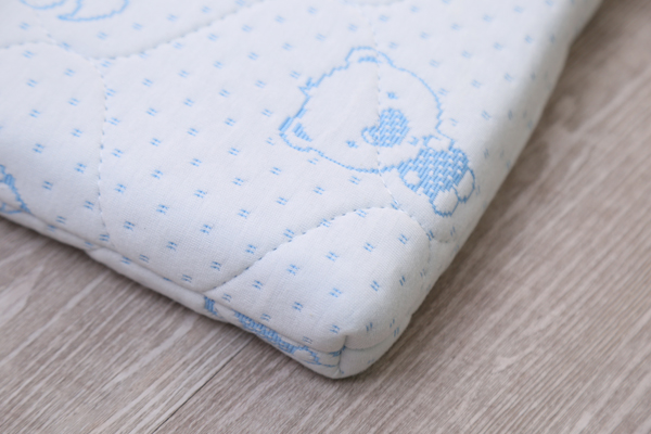 芬可嬰童床墊 小熊圖案 邊角細節
