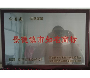 ֪̘